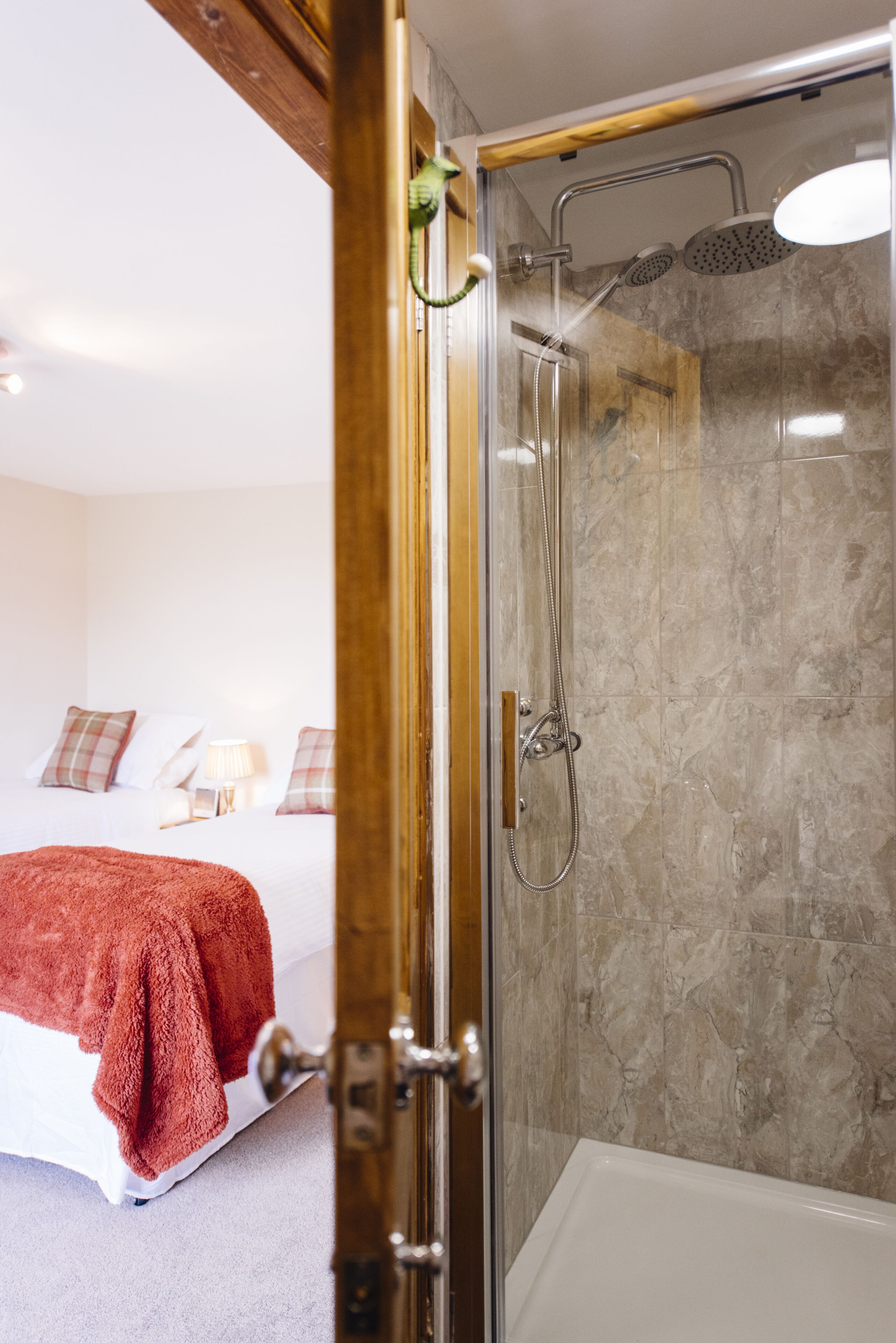 Comfort Double or Twin Room | Bathroom | Shower, free toiletries, hair dryer, towels