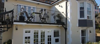 Just B - Apartment 4