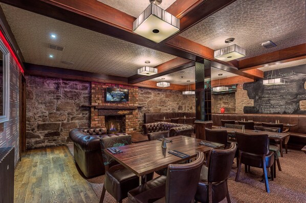 Bar (on property) - Number 44 Hotel & Bar (Stonehaven)