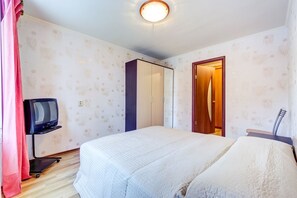 Apartemen, 2 kamar tidur | 1 kamar tidur, setrika/meja setrika, dan Wi-Fi gratis