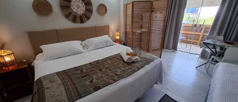 Romantic Penthouse, Multiple Beds, Mountain View, Poolside | 1 bedroom, premium bedding, pillowtop beds, minibar