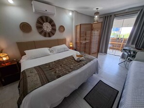 Romantic Penthouse, Multiple Beds, Mountain View, Poolside | 1 bedroom, premium bedding, pillow-top beds, minibar - Pousada Alto da Estância (Alto Paraíso de Goiás)