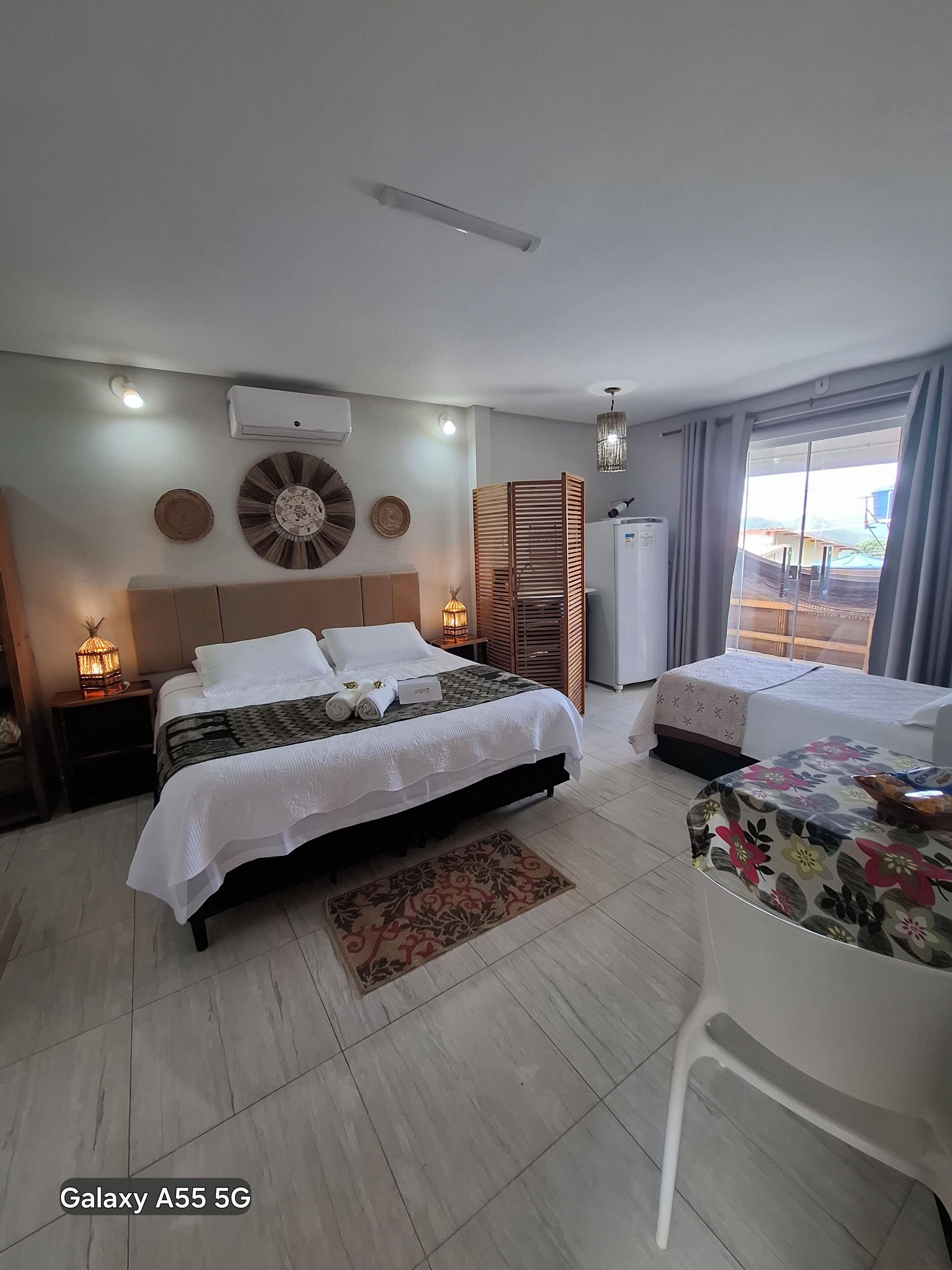 โรแมนติกเพนท์เฮาส์, หลายเตียง, วิวภูเขา, ริมสระว่ายน้ำ | 1 ห้องนอน, เครื่องนอนระดับพรีเมียม, เตียงพร้อมฟูกเสริมที่นอน, มินิบาร์
