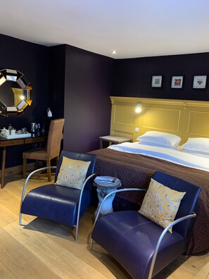 Standard-Doppel- oder -Zweibettzimmer, mit Bad (Generous)
