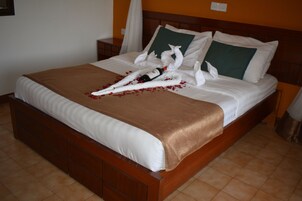 Deluxe Room, 1 Double Bed | Desk, free WiFi, bed sheets