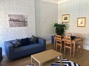 Economy Apartment, 3 Bedrooms | Living room | Flat-screen TV - 233 Leith Apartment (Edinburgh)