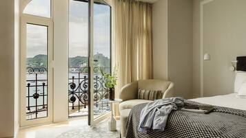 Egyptian cotton sheets, minibar, in-room safe, desk