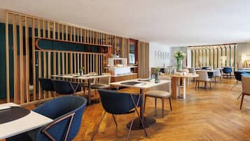 Colazione a buffet, servita tutte le mattine (35 EUR a persona)