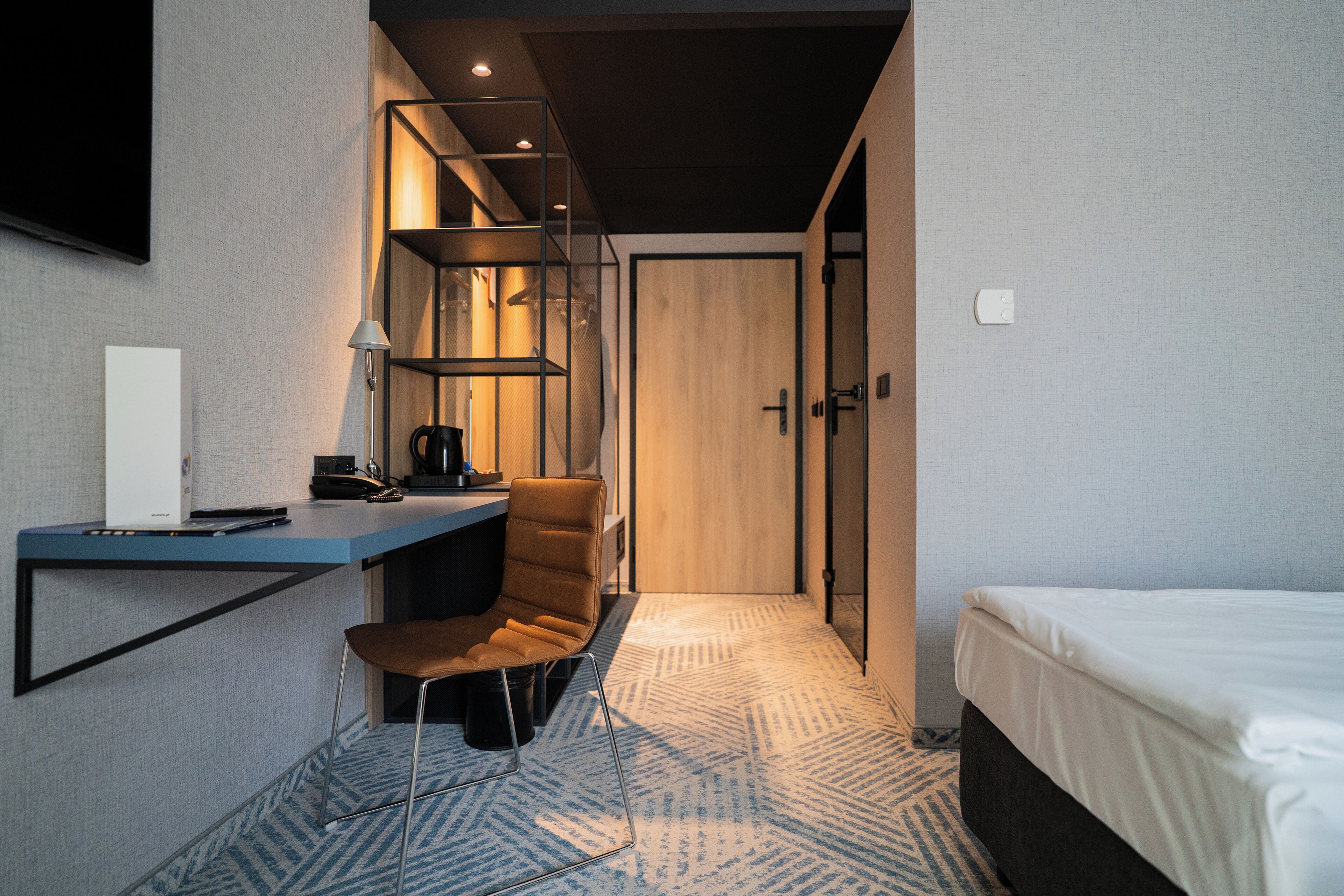 minibar, in-room safe, desk, laptop workspace