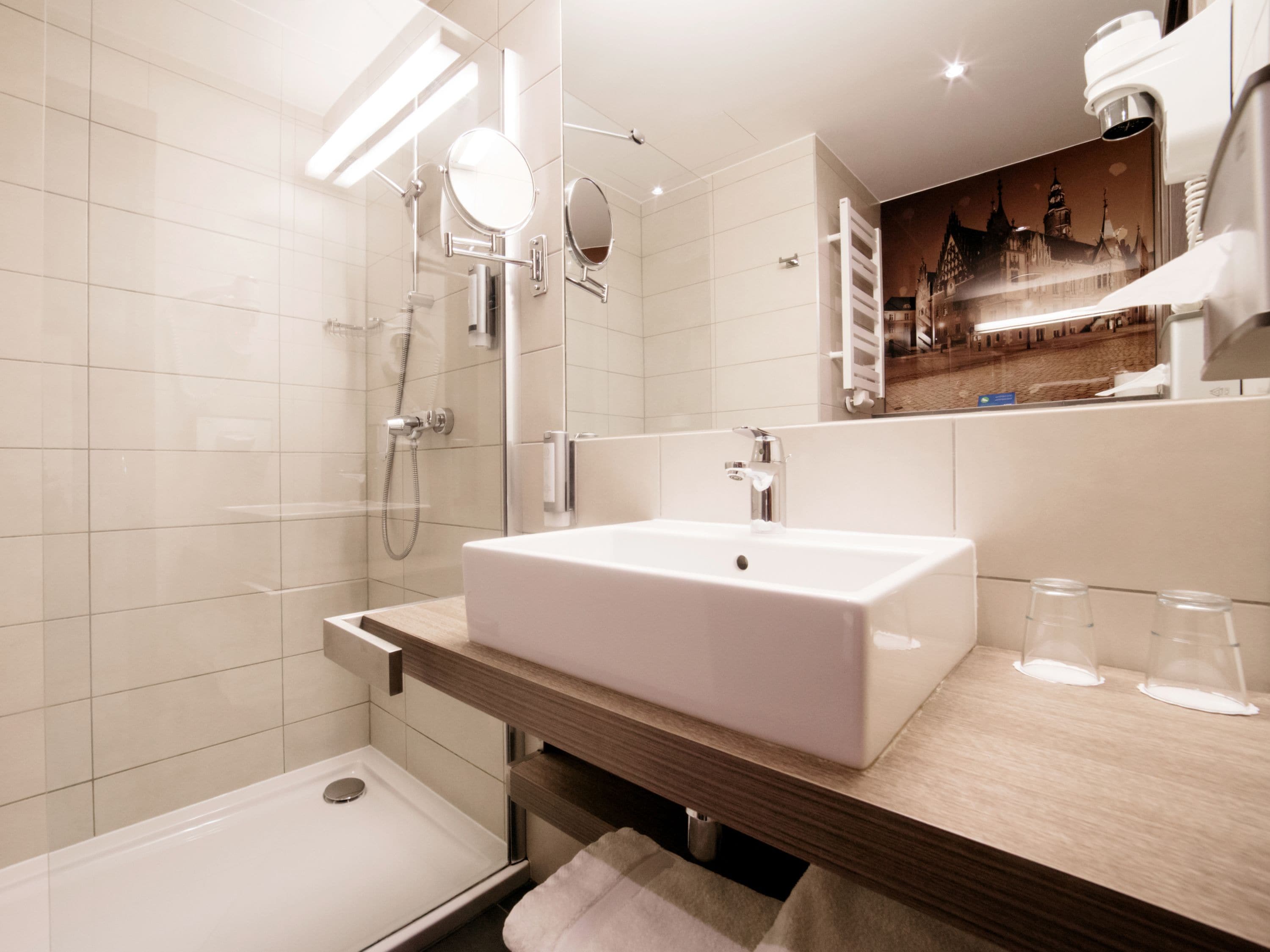 shower, free toiletries, hair dryer, towels