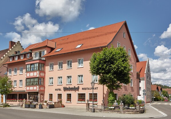 Front of property - Hotel Restaurant Lindenhof (Braeunlingen)
