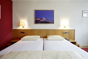 1 bedroom, premium bedding, in-room safe, desk