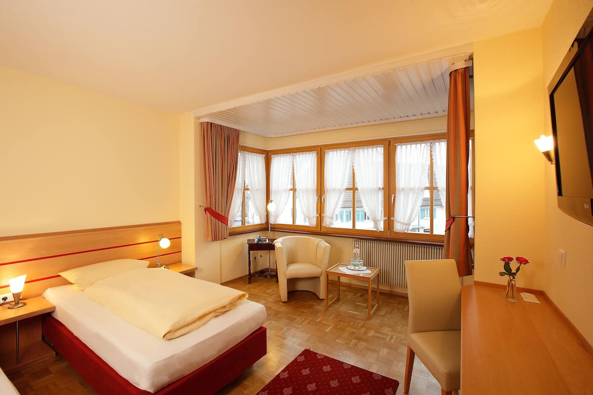 classic single room | 1 bedroom, premium bedding, in-room safe, desk