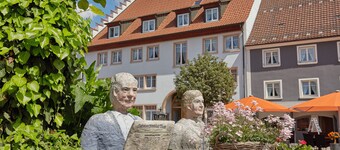 โรงแรมเรสเตอรองต์ ลินเดินโฮฟ