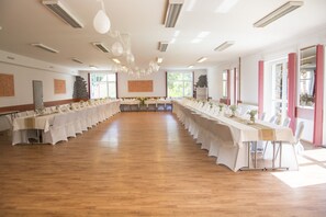Reception hall - Hotel Prom (Svoboda nad Upou)