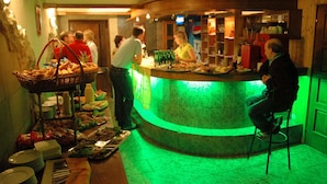 Bar (on property) - Hotel Prom (Svoboda nad Upou)