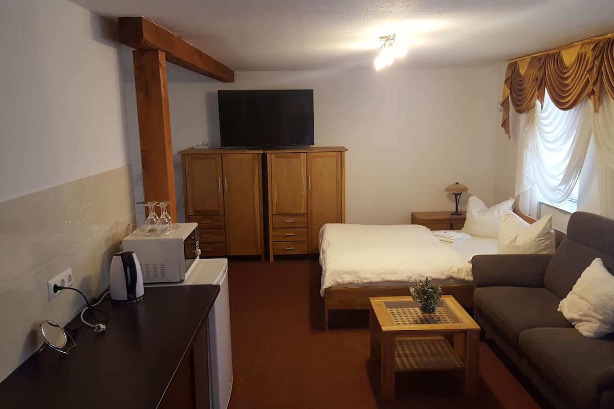 Minibar, desk, iron/ironing board, free WiFi