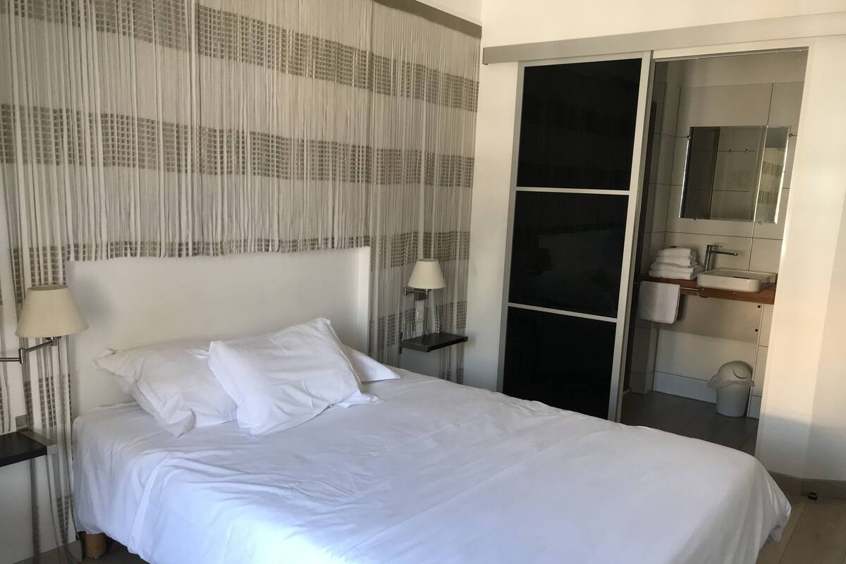 Double Room | Premium bedding, individually decorated, individually furnished, desk