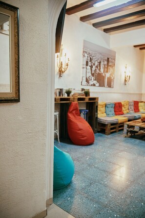 Interior - Loft Hostal - Hostel (Lloret de Mar)