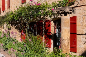 Front of property - 1 Logis a Domme (Domme)