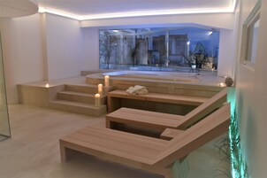 Habitación triple de lujo | Bañera de hidromasaje privada