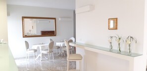 Lobby sitting area - Dimora TerraNostra & Spa (Ugento)