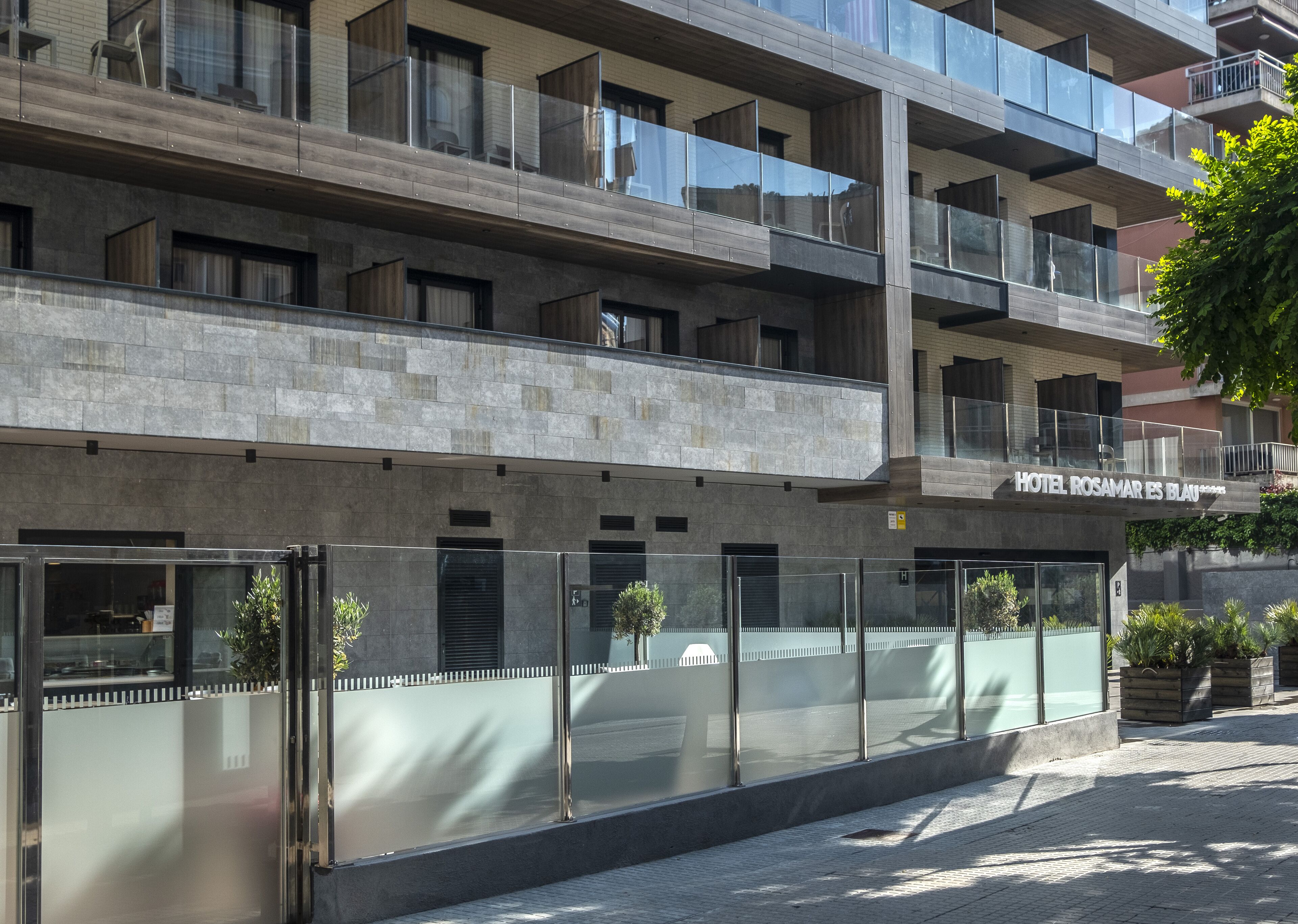 Entrada al alojamiento