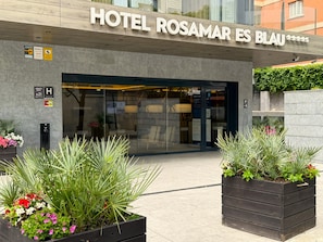 Front of property - Hotel Rosamar Es Blau - Adults Only +21 (Lloret de Mar)