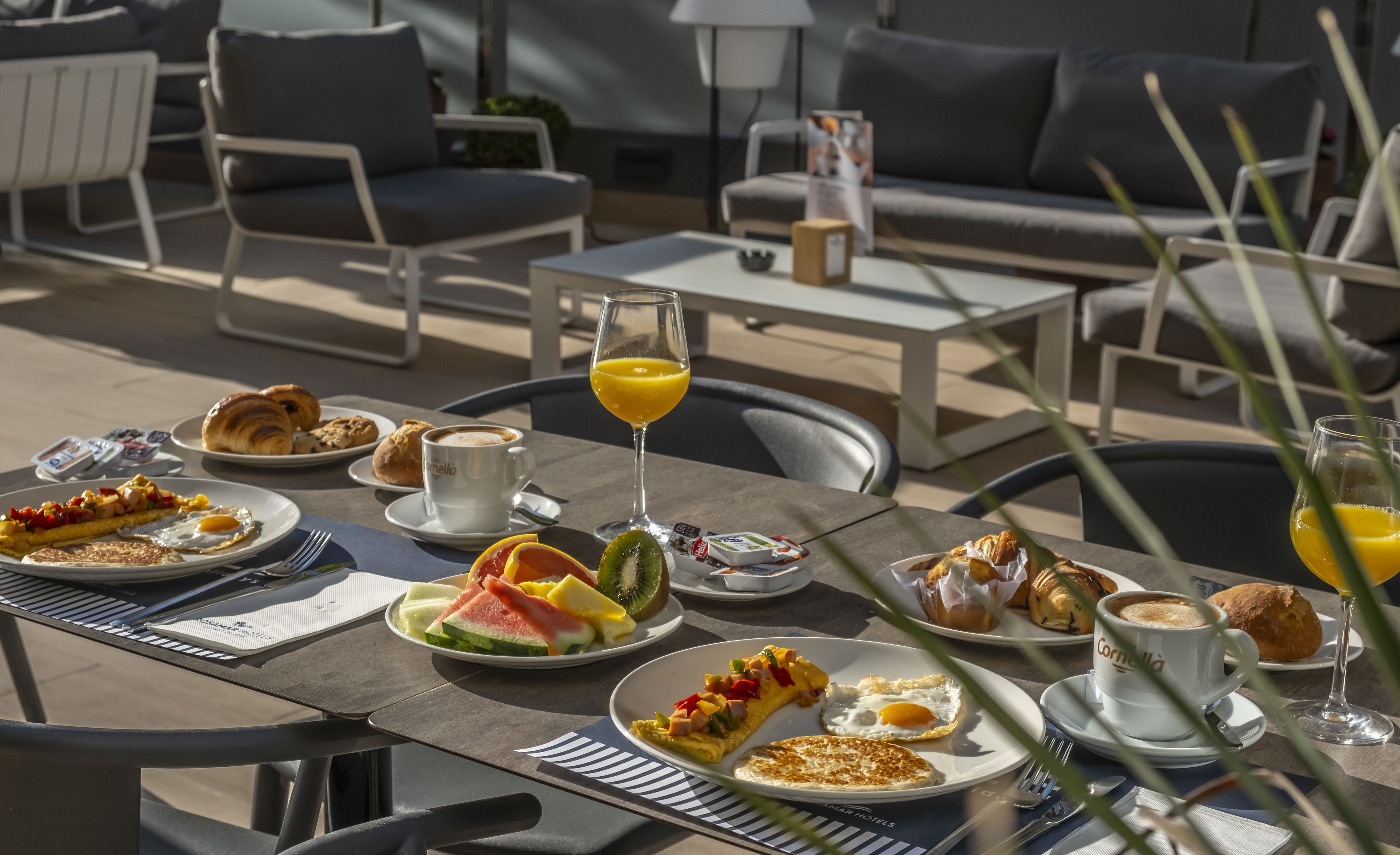 Daily buffet breakfast (EUR 15 per person)