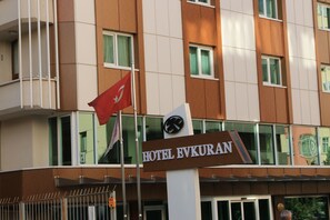 Front of property - Evkuran Otel (Ankara)