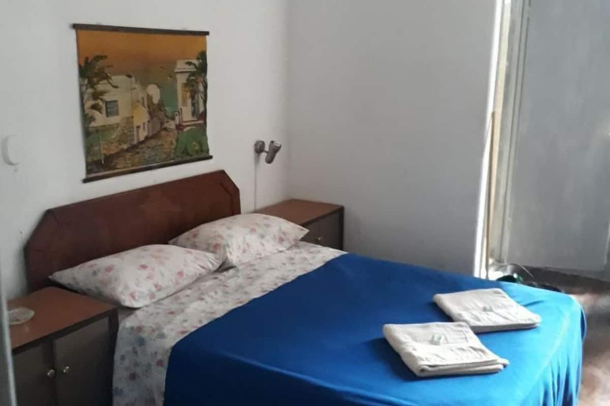 Double Room | Desk, iron/ironing board, free WiFi, bed sheets