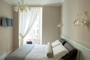 Kamar Double Deluks | Brankas, meja kerja, kedap suara, dan tempat tidur bayi gratis