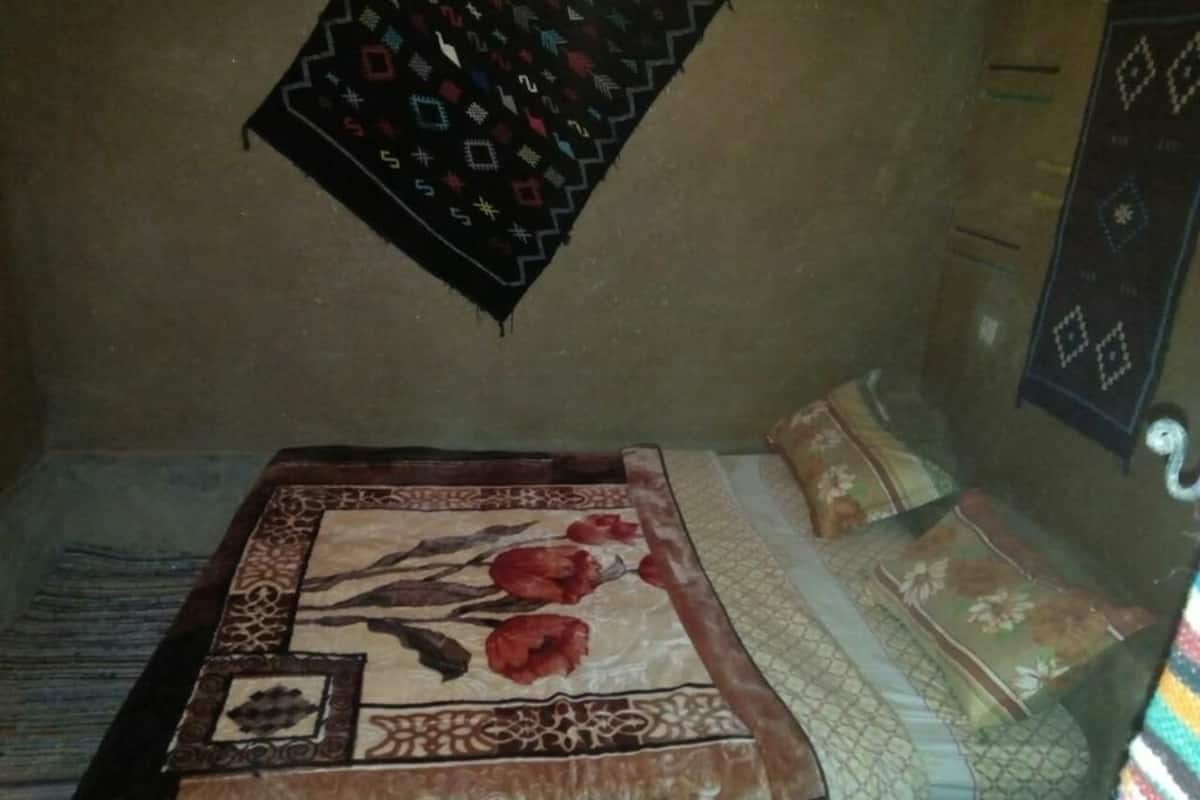 WiFi (free), bed sheets