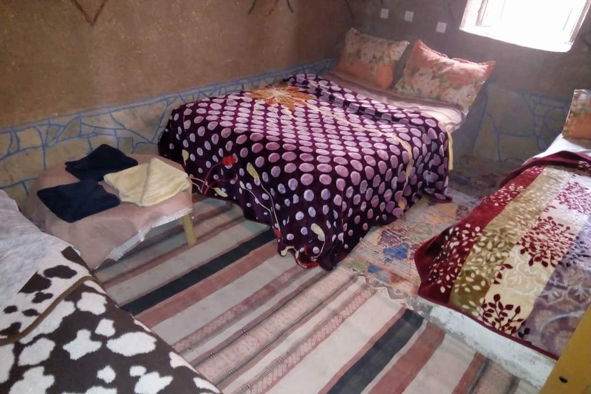 Quadruple Room | WiFi (free), bed sheets