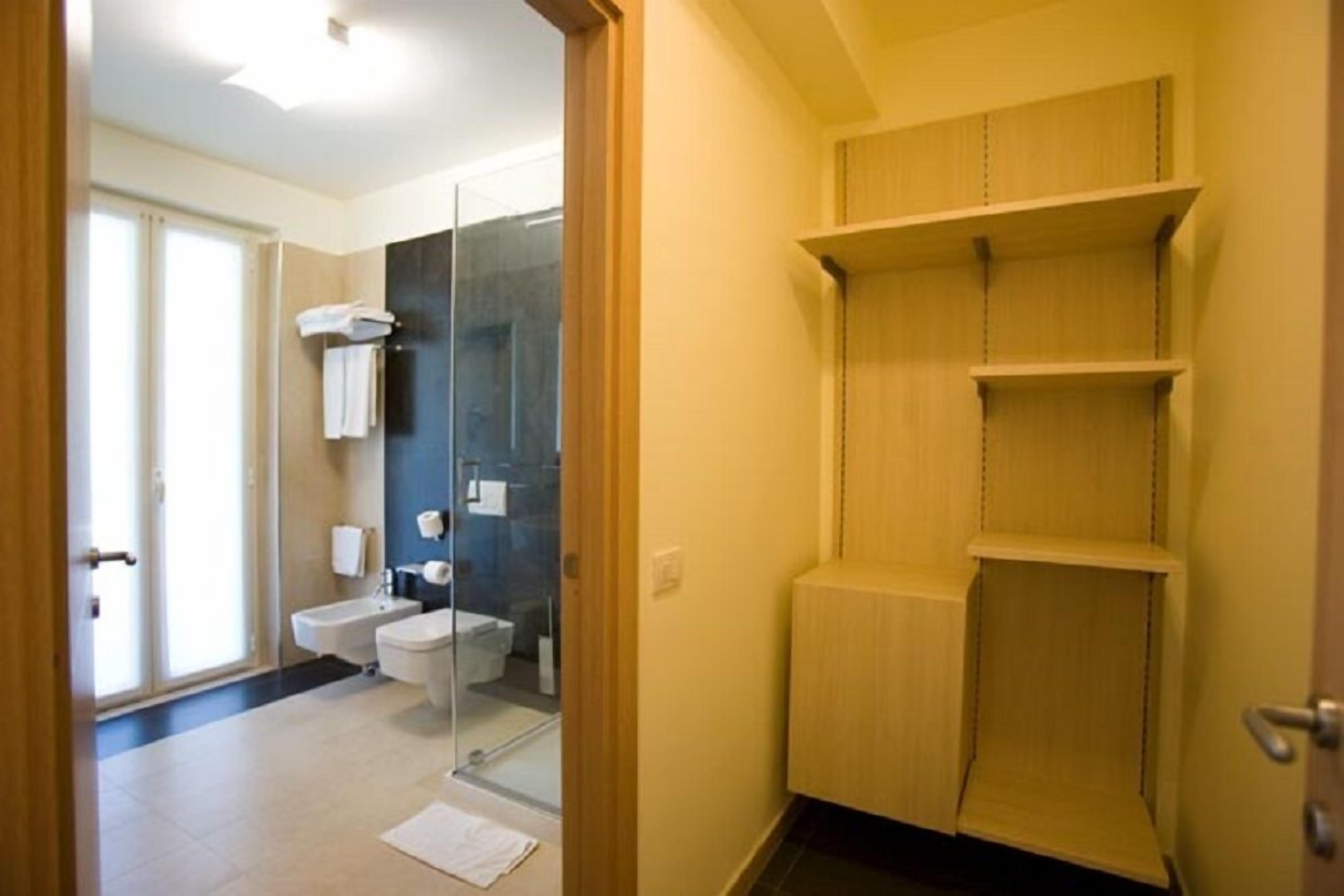 minibar, in-room safe, desk, free wifi