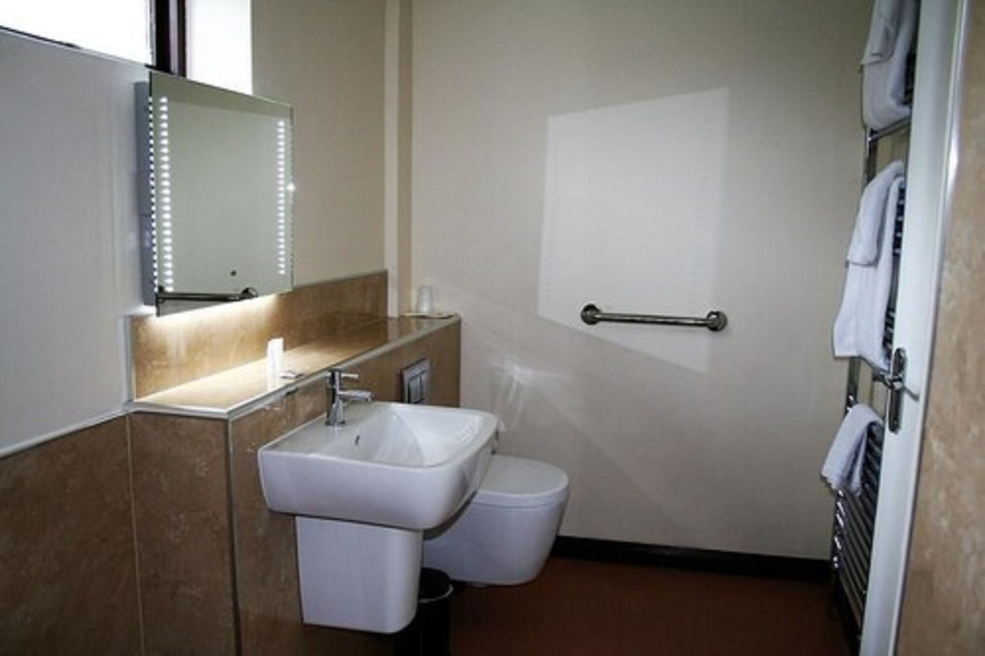 Photo - Yorkway Motel