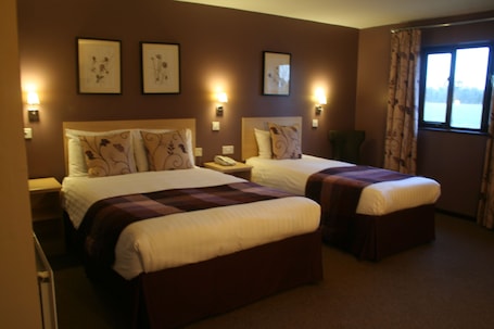 Zimmer | Schreibtisch, Bügeleisen/Bügelbrett, kostenlose Babybetten. Yorkway Motel