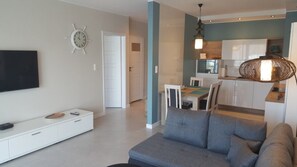 Deluxe Apartment, Canal View | Living area