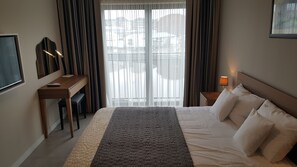 Deluxe Apartment, Canal View