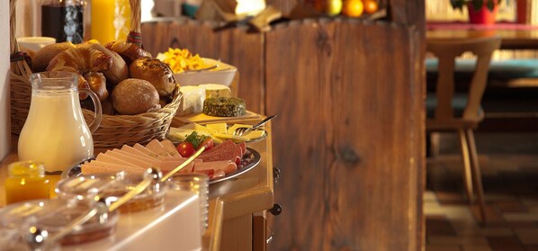 Tägliches inbegriffenes Frühstücksbuffet