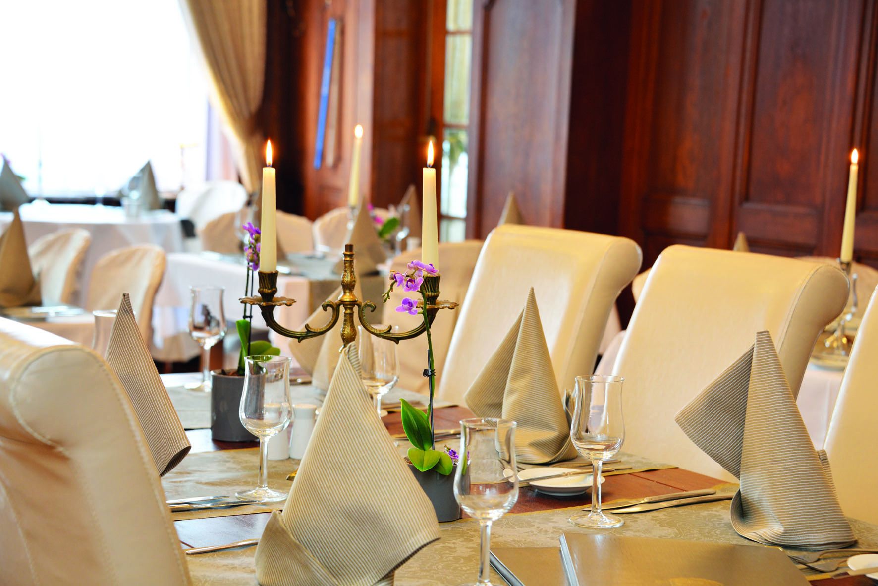 lunch and dinner served