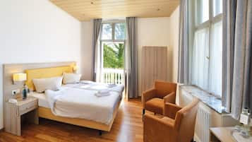 Comfort Double Room (disability access) | Desk, rollaway beds, free WiFi, bed sheets