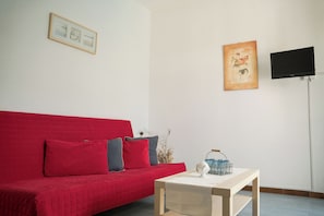 Standard Apartment | Living area