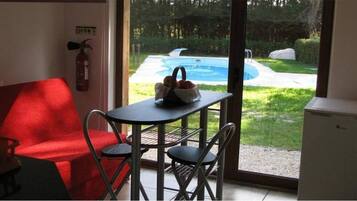 Bungalow | In-room dining