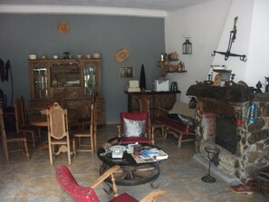 Una televisión de pantalla plana