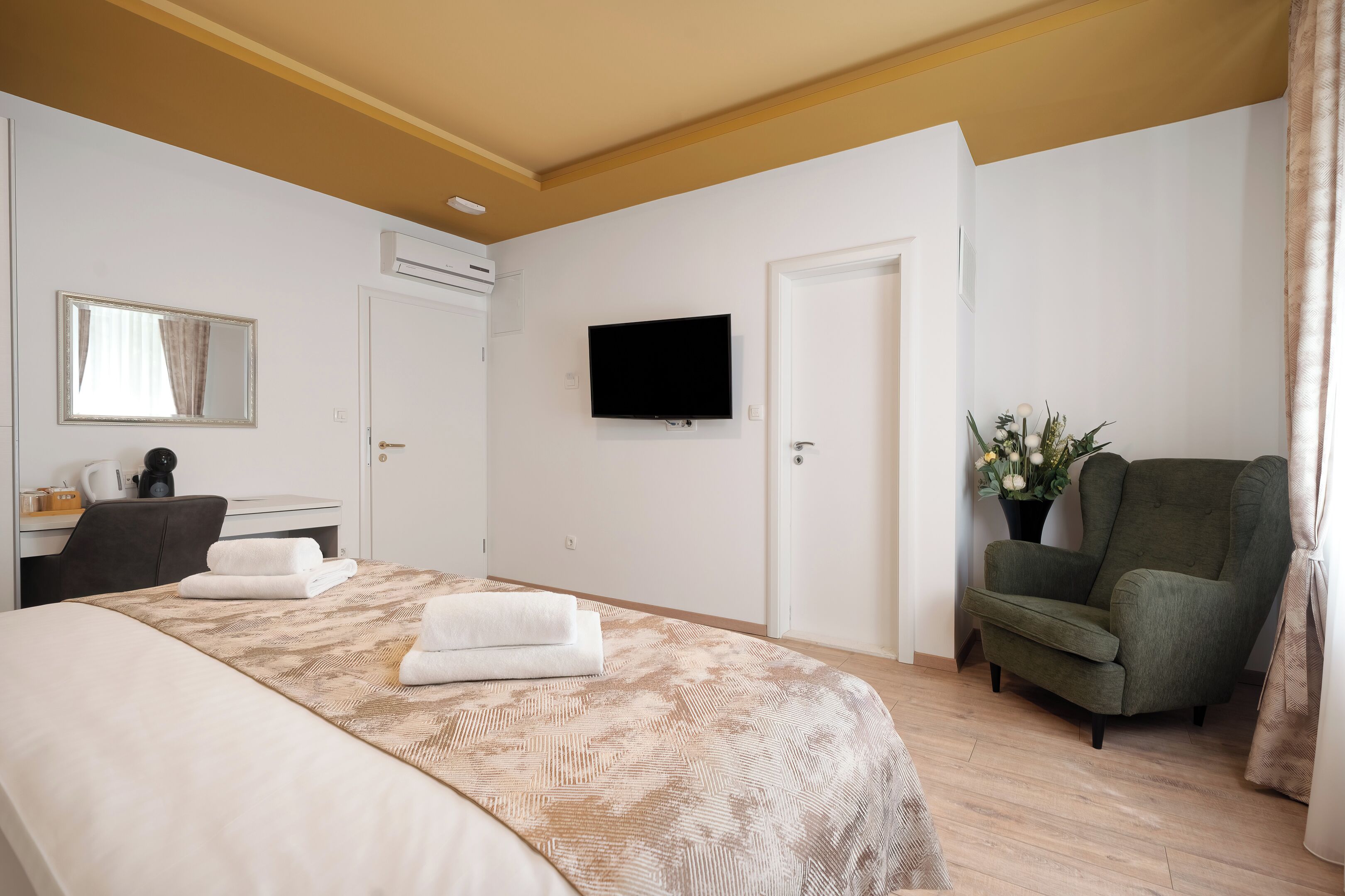 Photo - Luxury Rooms Floramye