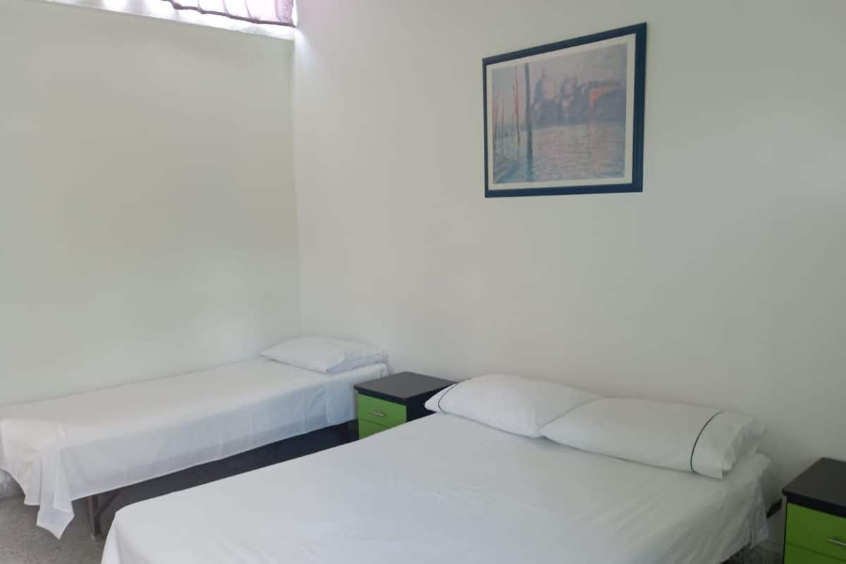 Basic Room | Bed sheets