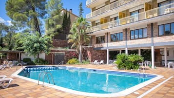 Piscina externa sazonal