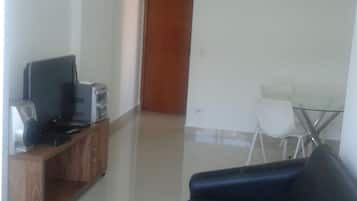 Perhepientalo, 3 makuuhuonetta | Olohuone | Taulutelevisio