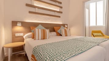Premium bedding, in-room safe, free WiFi, bed sheets